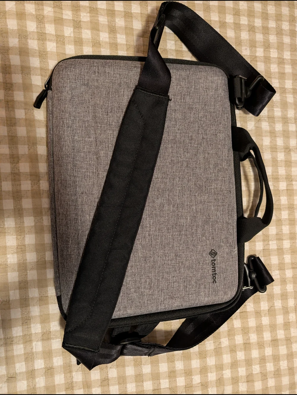 Tomtoc gray laptop